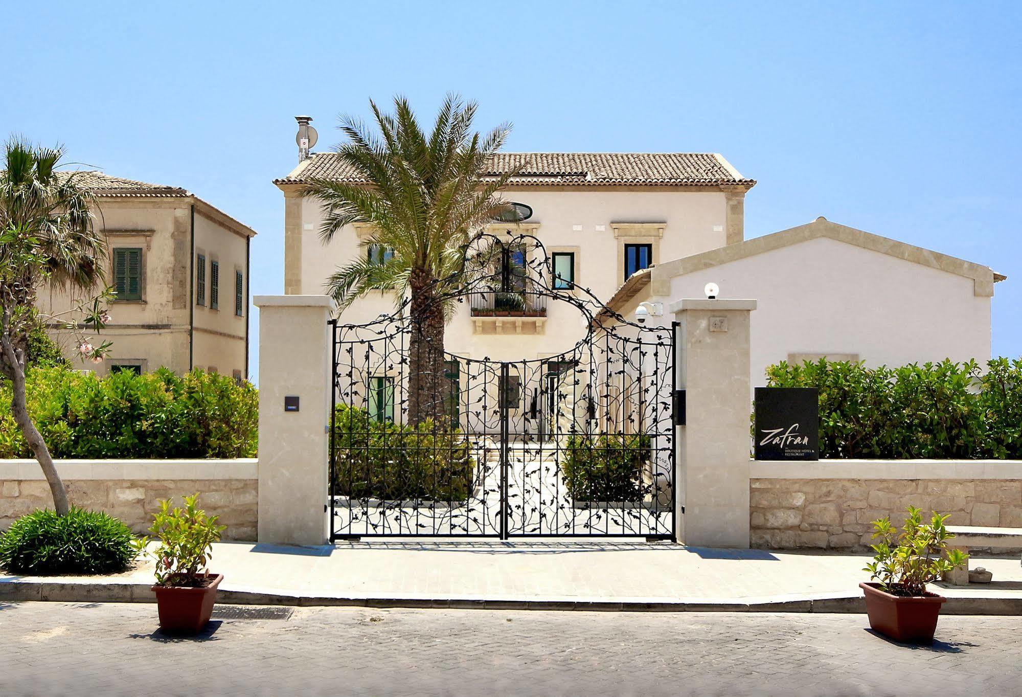 Zafran Boutique Hotel Доналуката Екстериор снимка